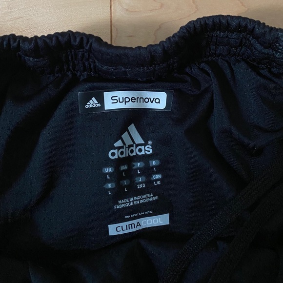 Boys Adidas Shorts - Picture 3 of 3